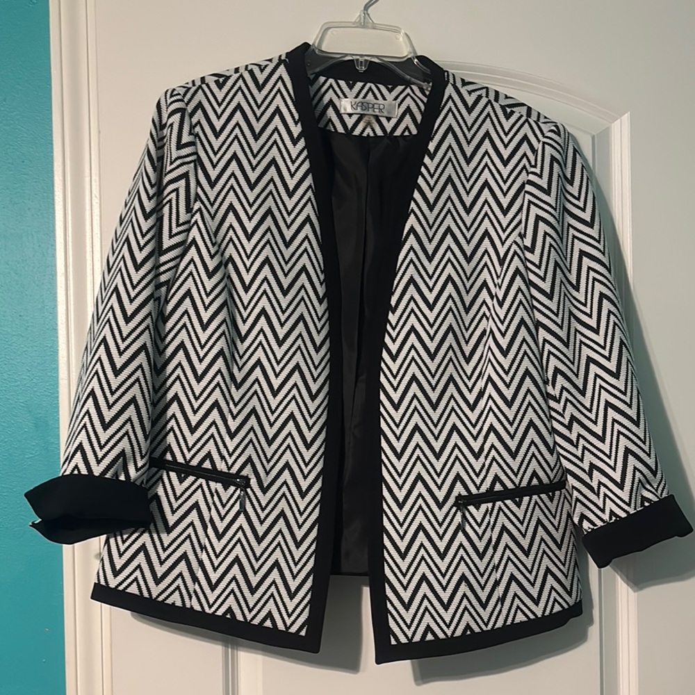 Kasper Black and White Chevron Suit Blazer - Picture 2 of 9